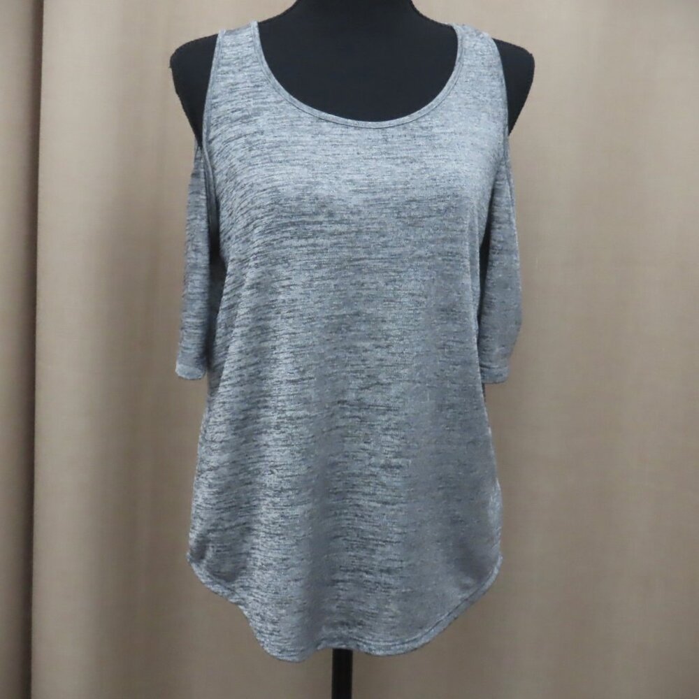 Jennifer Lopez Cold Shoulder Top